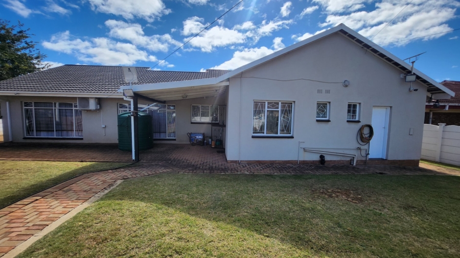 3 Bedroom Property for Sale in Stilfontein Ext 4 North West